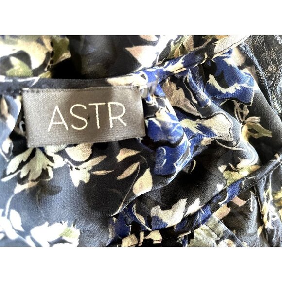 ASTR Floral Relaxed Boho Blouse M - Picture 10 of 11